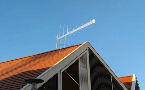 Antena logarytmiczna Vela Combo+ UHF/VHF,  MUX 8, Filtr LTE/5G, wysoki zysk 13 db, RF STERN